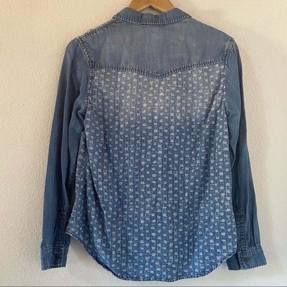 Cloth & Stone Denim Patterned Button Up Small - Picture 2 of 7